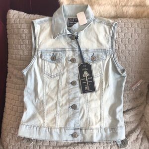 Light jean vest